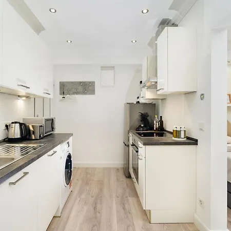 Lachmann Budget Kreuzberg - 1 Bedroom Location In Xberg, Modern Decor Apartman