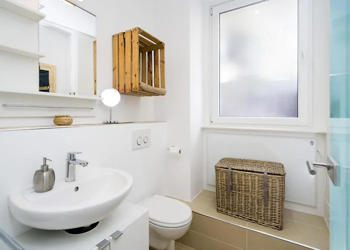 Lachmann Budget Kreuzberg - 1 Bedroom Location In Xberg, Modern Decor *